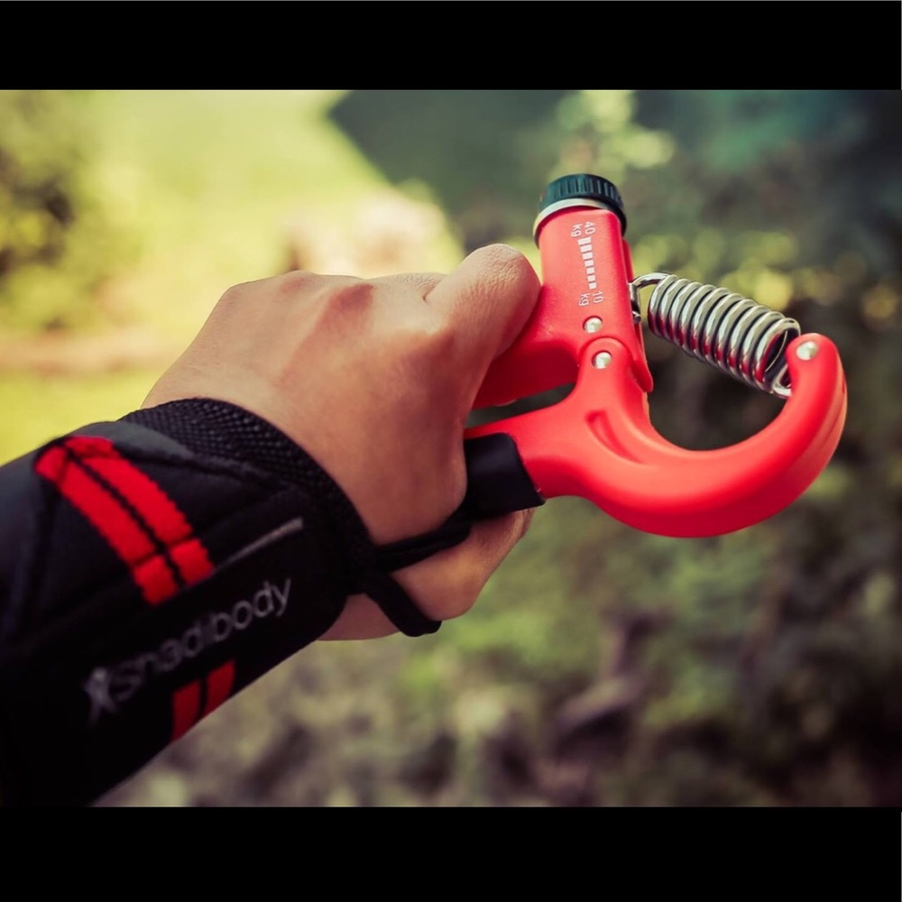 NEW Hand Grip & Wrist Wraps Builds Strong Arms Women & Men Exercises